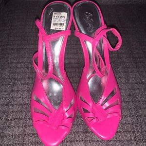 City Streets pink pumps